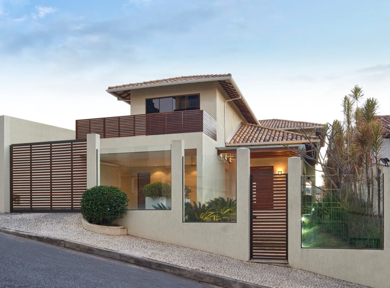 Zona Urbanizada Casa 2 dormitorios con potencial comercial – Esquel, Chubut