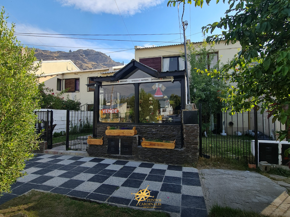 Casa de 2 dormitorios con potencial comercial – Esquel, Chubut