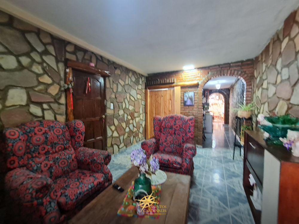 Casa de 2 dormitorios con potencial comercial – Esquel, Chubut - Imagen 2