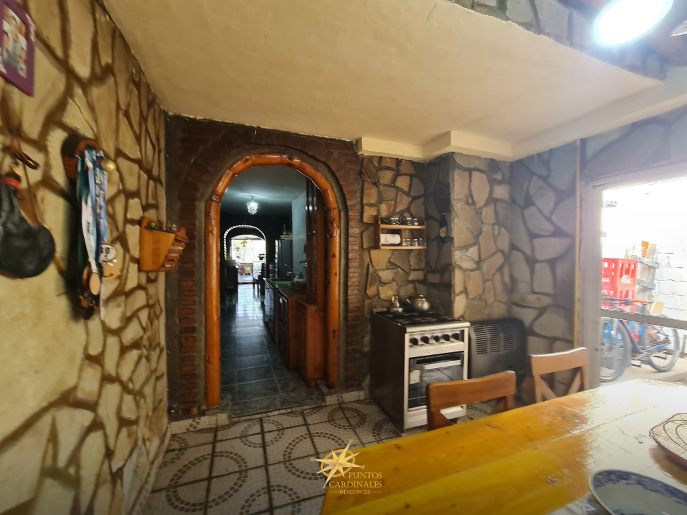 Casa de 2 dormitorios con potencial comercial – Esquel, Chubut - Imagen 5