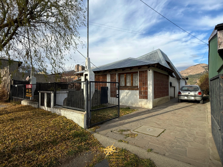 Dos departamentos en block sobre amplio lote – Esquel, Chubut